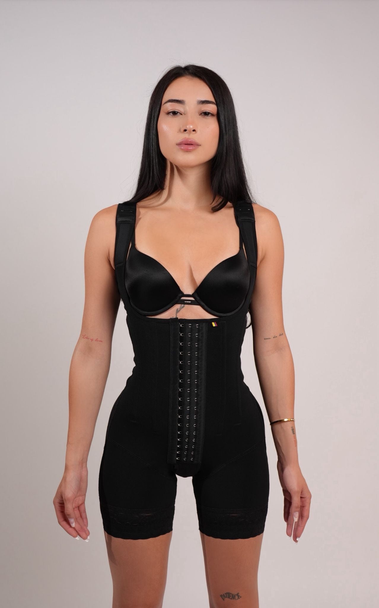 SAMANTHA – Extreme Hourglass