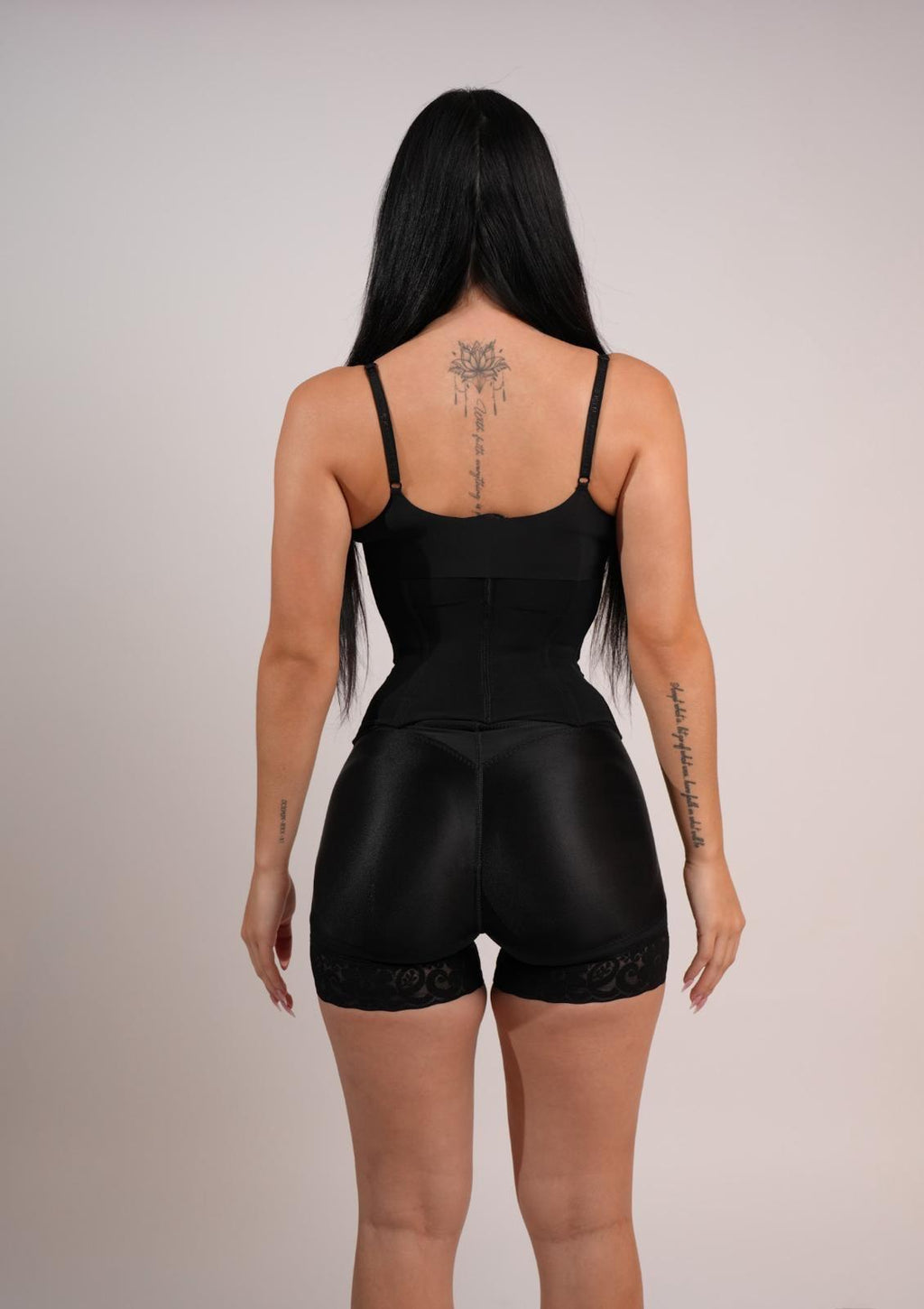 LIORA – Seamless Lift Panty